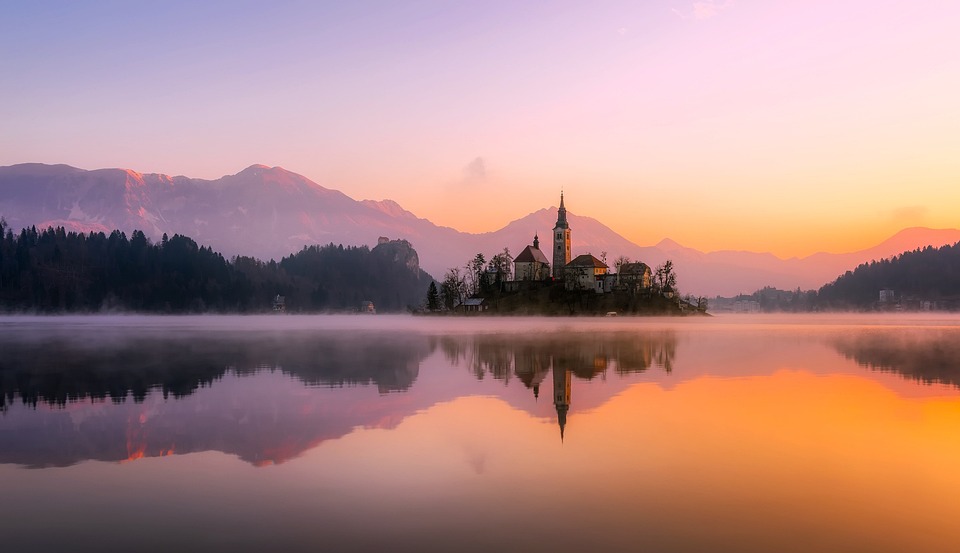 church-1993645_960_720